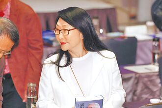 王雪紅：宏達電明年考慮配息