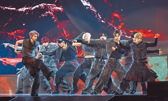 王奕翔圓夢巡演回台 帶＆TEAM狂嗑美食