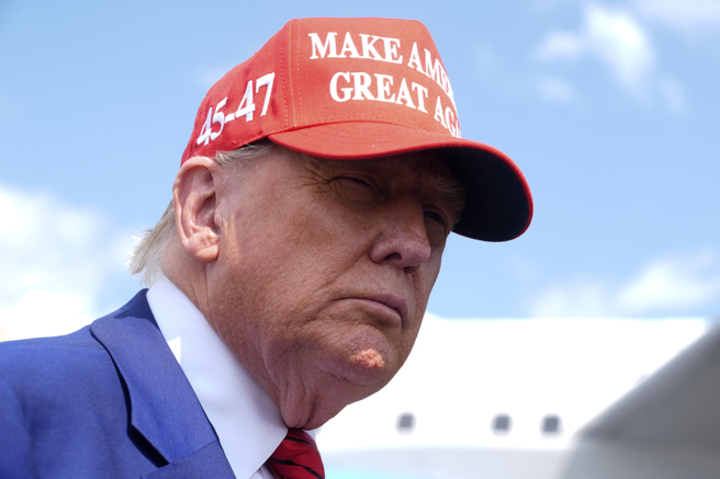 有消息指出，美國川普政府突然要求日本進一步提高國防支出，此舉激怒日方，因此取消2+2會談。（圖／美聯社）