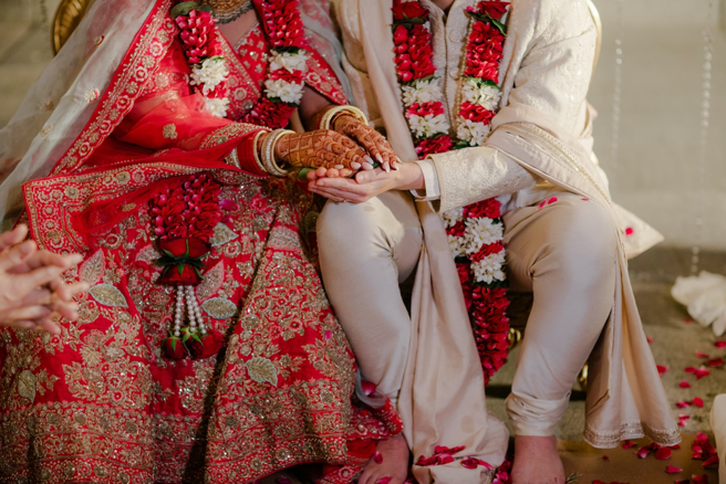 沙基尔之妻指控丈夫与准媳妇暧昧交往后私奔，并带走现金与黄金。（示意图／shutterstock、达志）