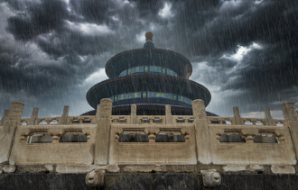 水深火熱！陸暴雨、高溫預警齊發 恐現雷暴大風、40℃高溫