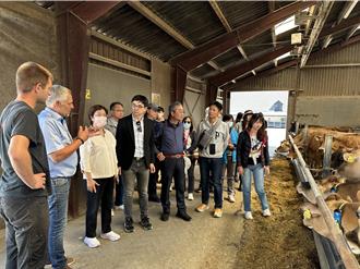彰化牛、雞飼養量全國第一 王惠美率團赴丹麥牧場取經