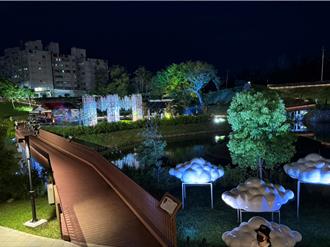 斗六親水公園光環境啟用 夜間新觀光軸帶很夢幻