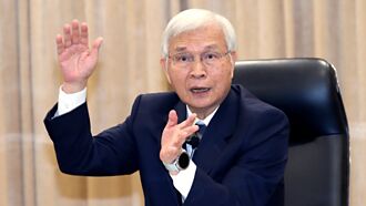 楊金龍：政府應協助傳產避險