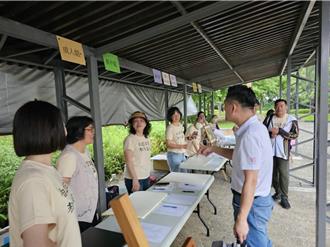 大湳森林公園成功繁殖 蘇俊賓手繪小翠鳥離巢瞬間感動分享