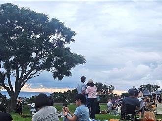 東海岸音樂會遊客向同性情侶丟石子 辱罵「很噁心」