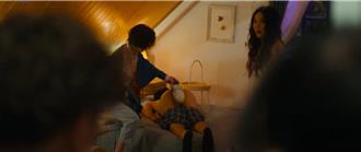 美魔女溫碧霞讚禾浩辰！「屁屁白又圓像月亮」喊話歡迎來賞月