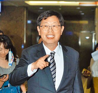 鸿海战略转型 释AI、车用布局