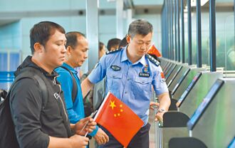 陆只顾撤侨 凸显在中东难作为