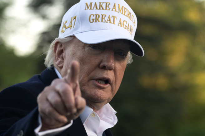 川普總統不只炫耀轟炸伊朗核設施戰果，更提出一個嶄新口號：「讓伊朗再次偉大（MIGA）」，引發熱議。（美聯社）