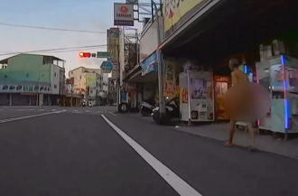 台南永康驚現「進擊的阿北」全裸趴趴走！民眾嚇呆報警：噁爛到爆