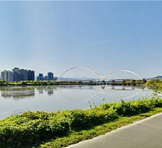 新莊大漢溪漂浮「白衣白褲女屍」　家人台南北上認屍死因待釐清