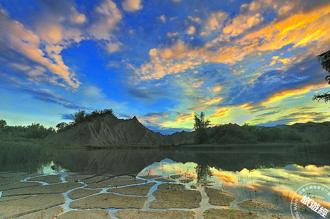 台湾月球──左镇草山月世界景点超「游」个性  这个时候前往请多留意！