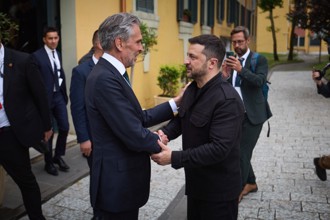 澤倫斯基抵達海牙出席北約峰會 荷蘭首相承諾提供新援助