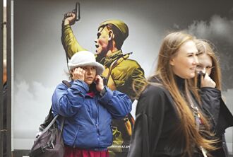 駛進荷姆茲海峽 兩艘超級油輪突調頭