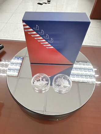 12強棒球賽冠軍紀念幣 預購開跑