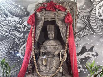 中壢仁海宮建廟200周年 獲贈價值千萬2枚火犀牛角掛飾