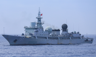 美闪电空袭伊朗核设施 陆间谍船抢前排仔细瞧