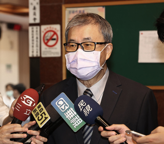 明年寒假春節接著放 鄭英耀曝考量：1月將提前補課