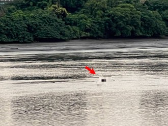 快訊》忠孝橋下驚見男子趴沙洲　消防到場吊掛救援