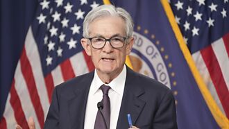 鮑爾國會作證：降息不急