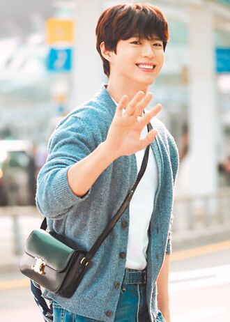 CELINE皮件精湛工艺解密