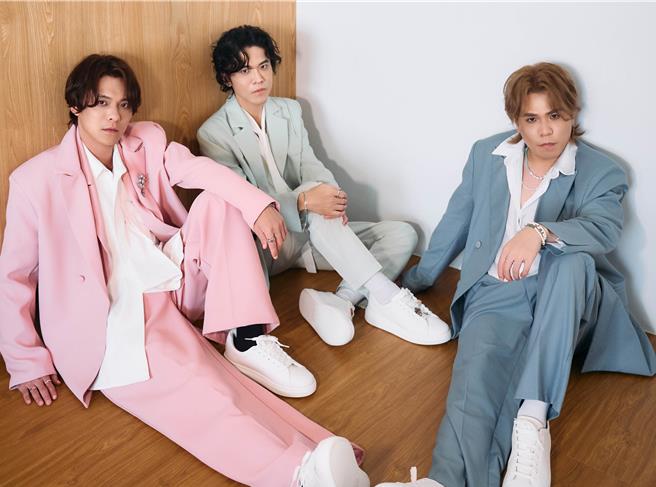 李吳兄弟由老二吳邦崴（左起）、老大吳潤恩、老三李吳鴻恩組成。（好莉嗨提供）