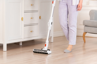 拖地好累！他想買「洗地機」怕難用 網推1款：夏天正解