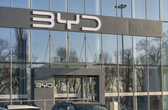  比亞迪「洗產地」殺進台灣市場？謝金河揭郭智輝回應