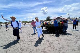 時髦藍莓阿嬤吆喝～大家來牽罟！7／20最後一波「後龍水尾年度盛會」體驗百年捕漁法