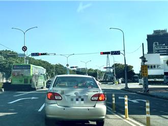 台中烏日高鐵1路口半年抓5523件違規 9成未依標誌行駛