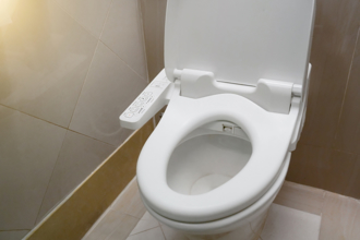 公廁免治馬桶很髒？好多人不敢用 日研究：比用衛生紙擦乾淨