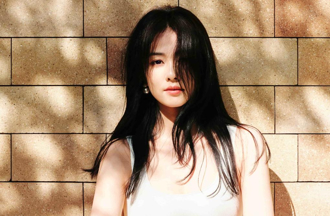 白鹿新劇熱播透露想轉型 先靠官宣照化身氣質OL