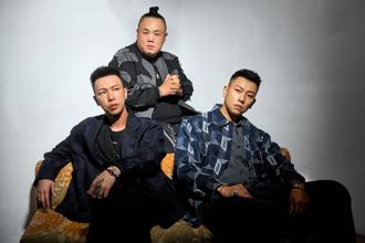 頑童回歸寫歌前像做「婚姻諮商」？  就算變歐吉桑也帥得很自在