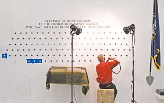 CIA招募間諜 陸方酸滑稽可笑