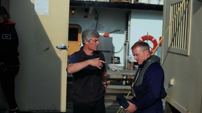 史塔可頓來自全美前1%的金字塔頂端家族，前員工表示史塔可頓過度自傲，在潛水器有嚴重隱患時卻依然堅持出發。（圖／Netflix提供）