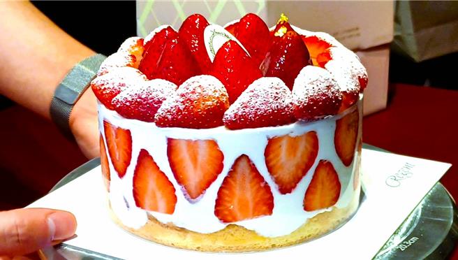 台北晶華酒店今年已邀請The Truffle Bakery以及KITCHEN205兩家韓國當紅甜點名店進行快閃客座，顧客反映好評不斷。（陳韻萍攝）