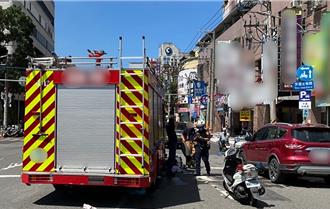 消防車火警出勤與機車相撞 女騎士右腿開放性骨折