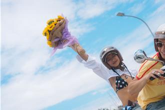牧森牵手香港人气女团成员　大跳「水中双人舞」浪漫破表
