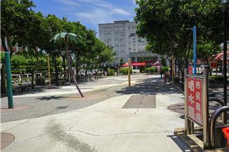 苗栗市民广场戏水区开放 星光亲水夜登场点亮暑假