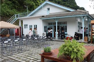 苗栗出磺坑「微光之丘」启用 日式宿舍变身文青旅宿