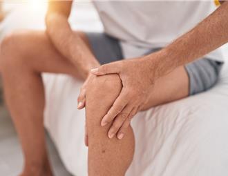 55歲男腳痛竟是痛風惹禍 他靠「3習慣」逆轉健康警報