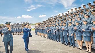 三軍八校畢典 總統宣示捍衛主權