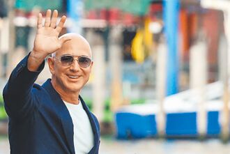 川馬交惡 貝佐斯攔截太空訂單