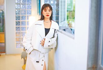 丁噹吐辛酸路 驻唱首日就被fire