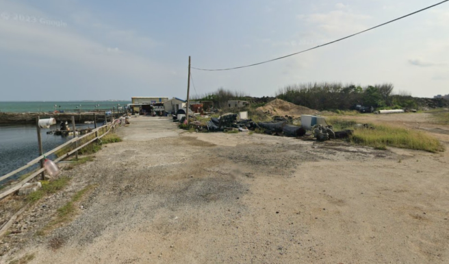 阿家生蠔不僅被網友炎上，連澎湖縣府都出面要求補辦營業登記。（翻攝Google Map）