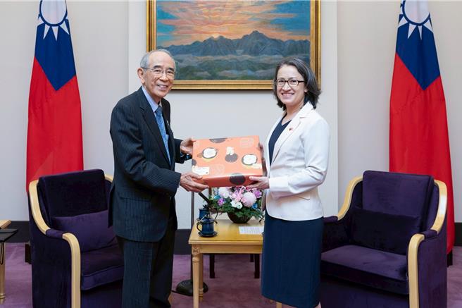 副总统萧美琴27日接见「日本台湾交流协会」前会长大桥光夫。（总统府提供／王千豪台北传真）