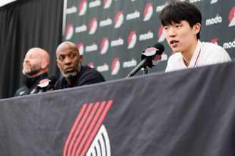 NBA》愛吃愛睡與打電動 楊瀚森不打球想當教練畫戰術