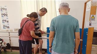 中風癱瘓致生活崩塌 44歲男用輪椅走出人生新路