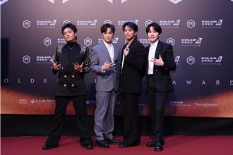 金曲36》Energy紅毯造型炸場　阿弟開深V、Toro軍裝展熟男魅力